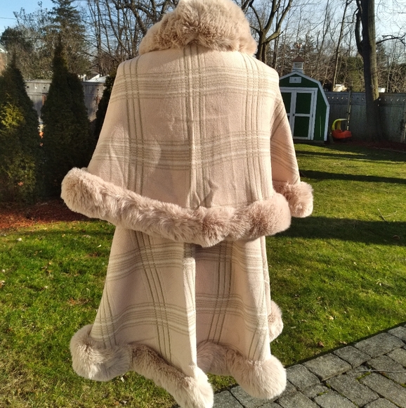 🌱🌾Spring Fling BEIGE PLAID Wrap Jacket w/faux fur accents 🌾🌱😲 - Picture 6 of 8